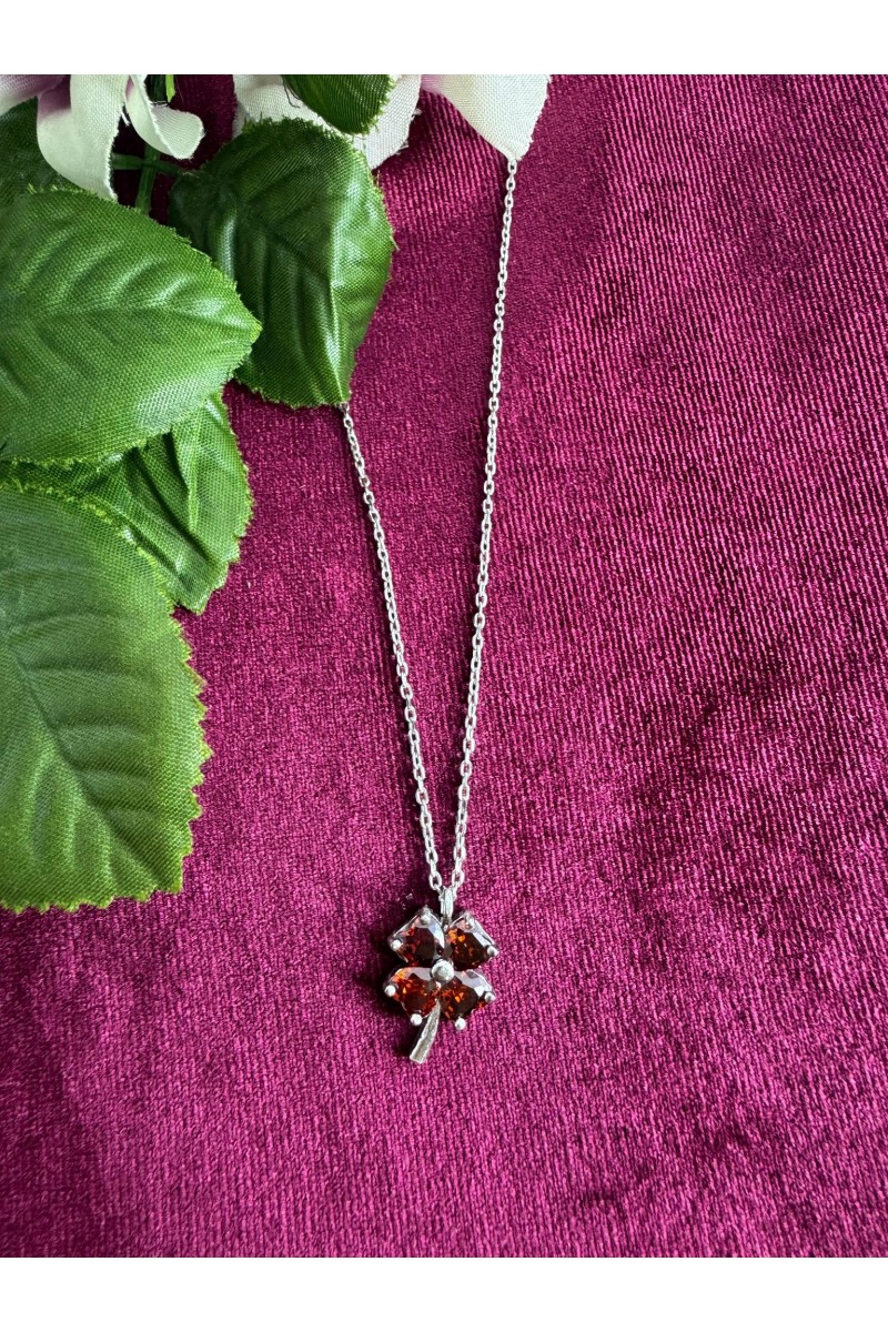 925 K Clover Patterned Red Zircon Stone-set hayalet Silver Necklace