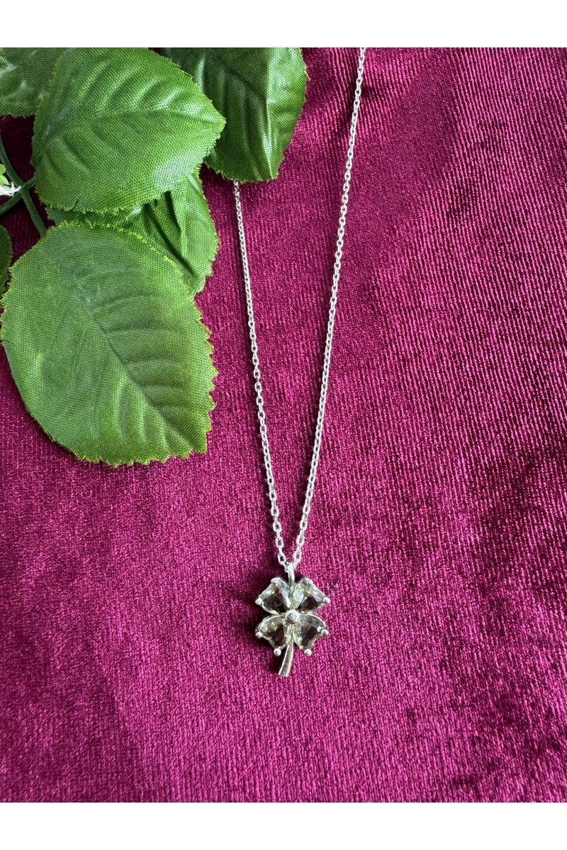 925 K Clover Patterned zultanit Stone-set hayalet Silver Necklace