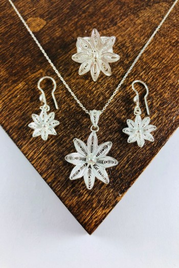 El Işi Çiçek Motifli Telkari Üçlü Set  El Işi Çiçek Motifli Telkari Üçlü Set