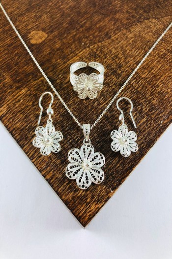 El Işi Çiçek Motifli Telkari Üçlü Set El Işi Çiçek Motifli Telkari Üçlü Set