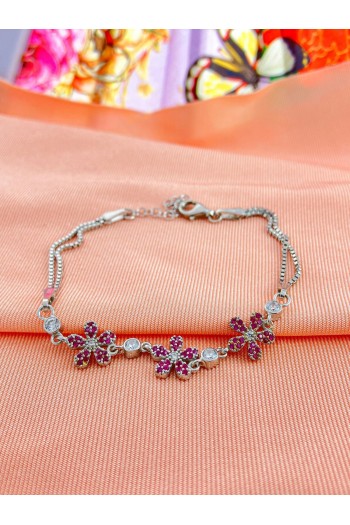 Papatya Tasarım Zirkon Taşlı Gümüş Bileklik Papatya Tasarım Zirkon Taşlı Gümüş Bileklik