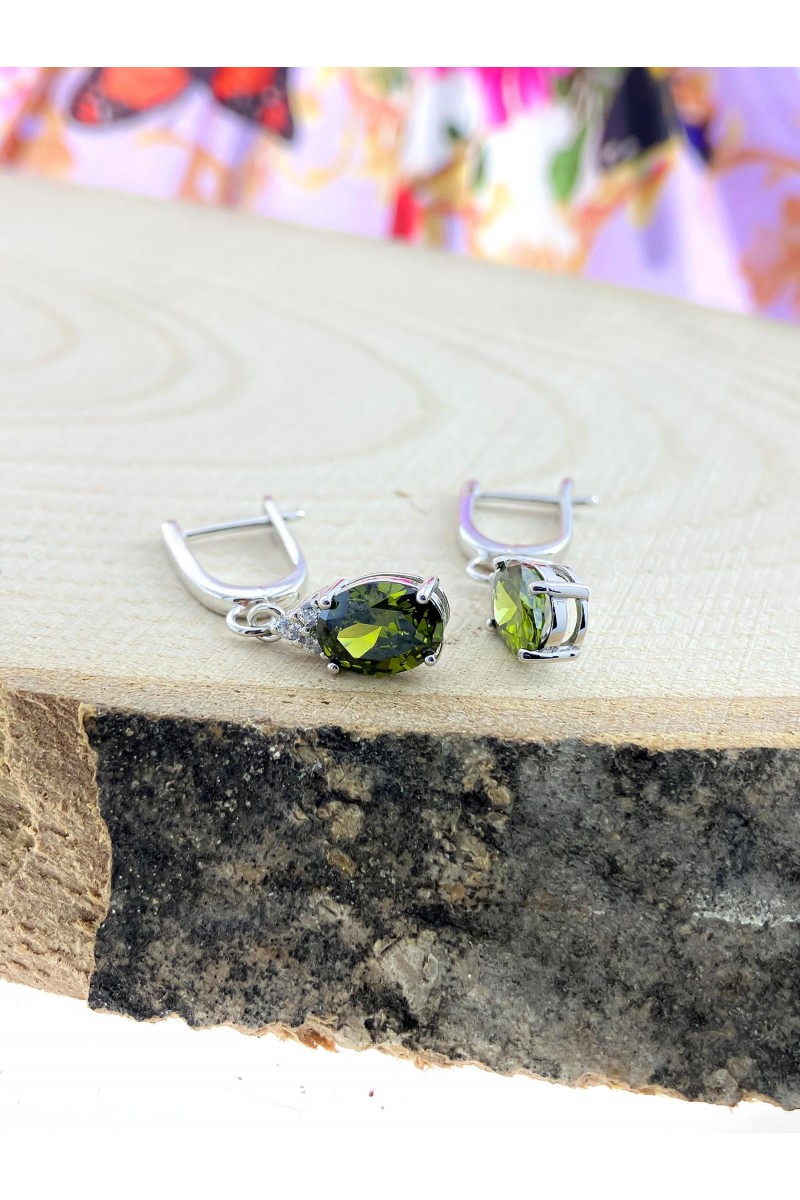 Yeşim Stone-set Dangle Zircon Silver Earrings